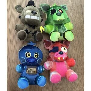 Five Nights At Freddys Funko Plush Lot of 4 Radioactive Foxy Dreadbear Chica
